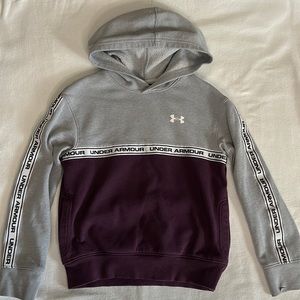 ❤️Under Armour Boys Size YSM Gray and Maroon Hoodie.A&M colors. Aggie